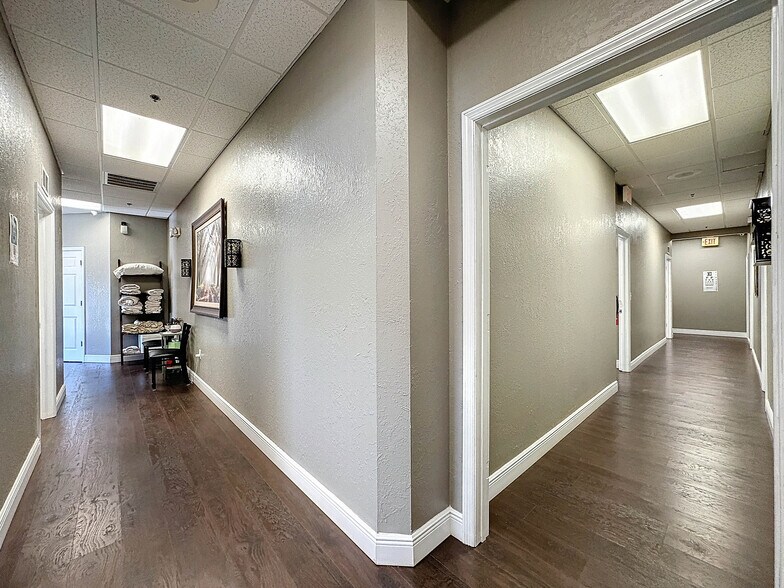 More Photos Of 224 Mariner Blvd, Spring Hill Medical For Sale