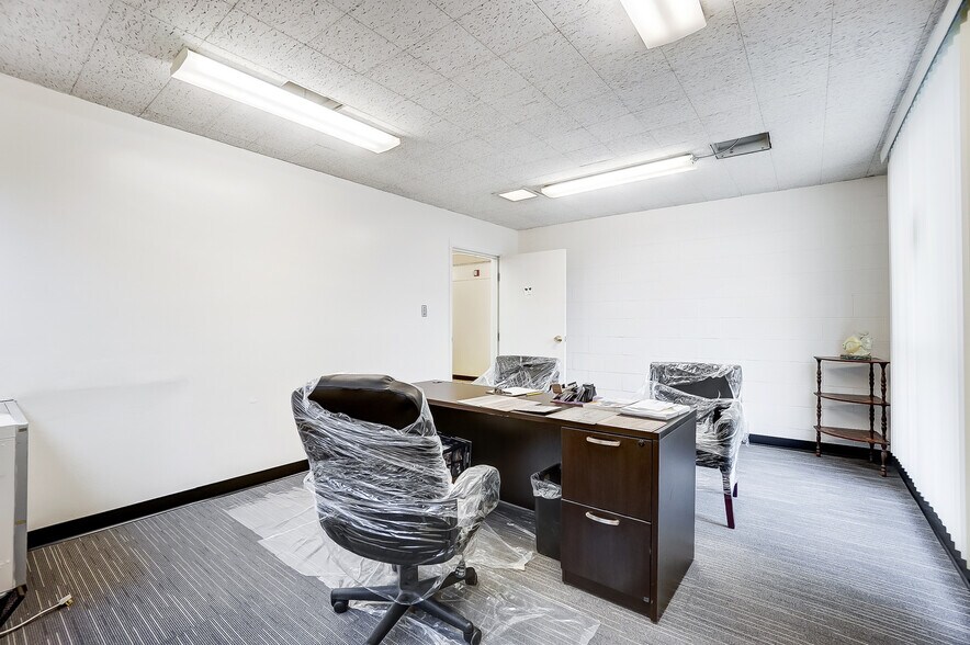 More Photos Of 1106 E High St, Springfield Schools For Sale