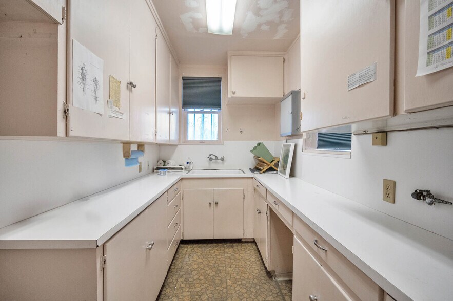 More Photos Of 4220 H St, Sacramento Medical For Lease