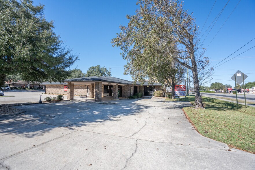 More Photos Of 1100 S Ponce De Leon Blvd, Saint Augustine Loft Creative Space For Lease