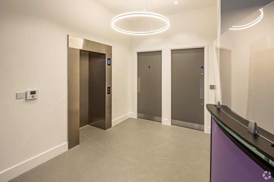 More Photos Of 10 Great Castle St, London Office For Lease