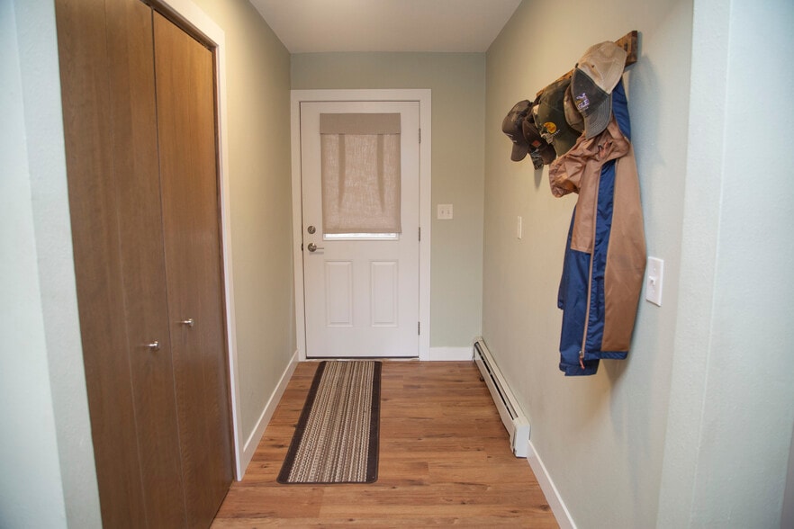 More Photos Of 705 Main St, Ridgeway Freestanding For Sale