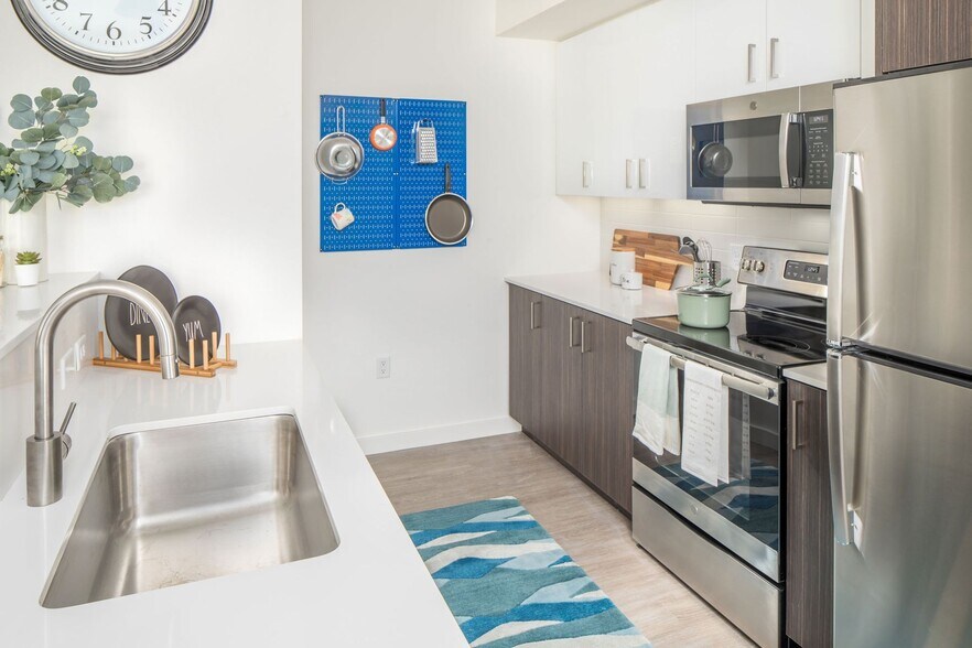 More Photos Of 11125 SE 21st St, Milwaukie Apartments For Lease