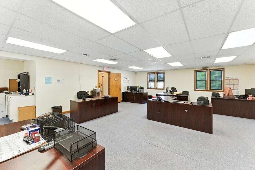 More Photos Of 155 Oak St, Glastonbury Medical For Sale