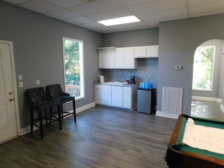 More Photos Of 2016 Dayton Blvd, Chattanooga Light Distribution For Lease