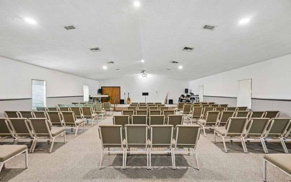 More Photos Of 101 Sesame St, Palatka Religious Facility For Sale