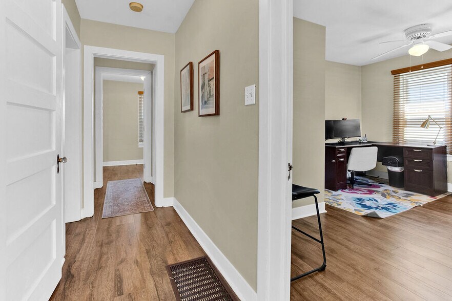 More Photos Of 313 E Charnwood St, Tyler Office For Lease