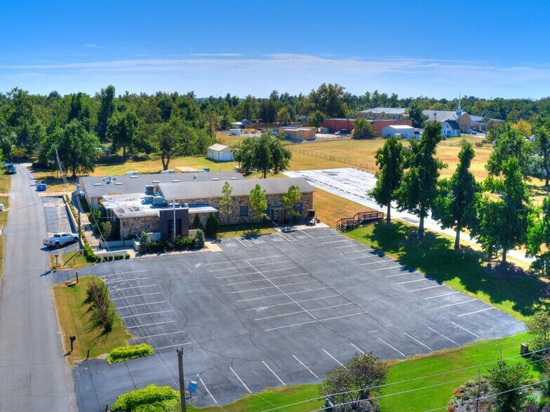 More Photos Of 2254 W Meyers Cir, Choctaw Lodge Meeting Hall For Sale