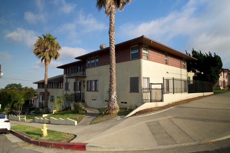 More Photos Of 4462 W 59th St, Los Angeles Apartments For Sale