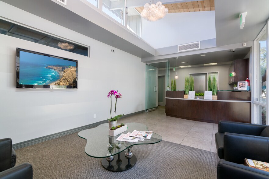 More Photos Of 3998 Vista Way, Oceanside Medical For Lease