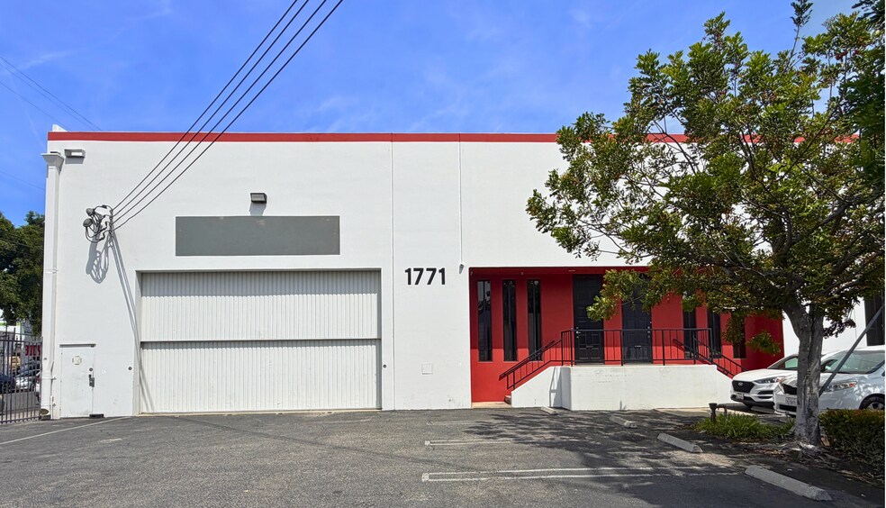 More Photos Of 4605-4631 S Alameda St, Los Angeles Unknown For Lease