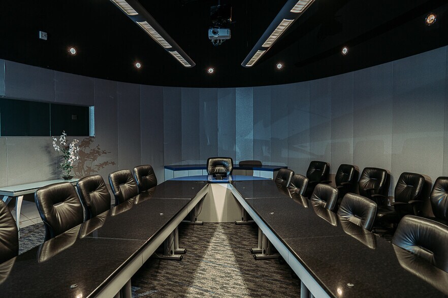 More Photos Of 190 Bluegrass Valley Pky, Alpharetta Office For Lease