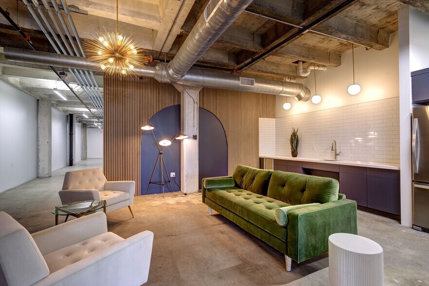 More Photos Of 1512 Center St, Houston Loft Creative Space For Lease