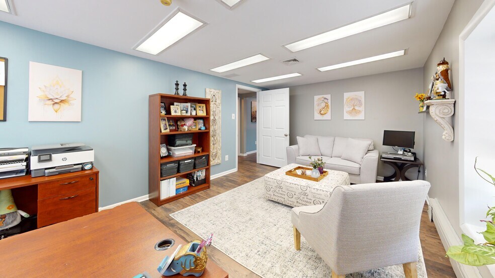 More Photos Of 172 Tuckerton Rd, Medford Office For Sale