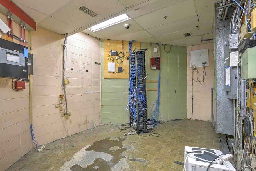 More Photos Of 21800 N Shangri La Dr, Lexington Park Unknown For Lease