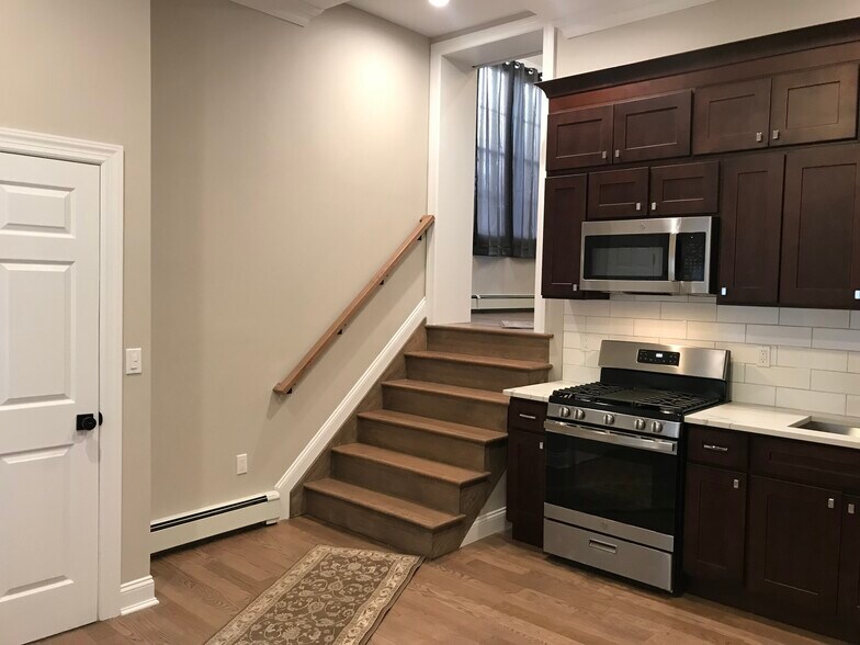 More Photos Of 251 Main St, Northport Storefront For Sale