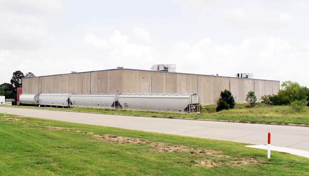 More Photos Of 1500 E Broad St, Mansfield Distribution For Lease