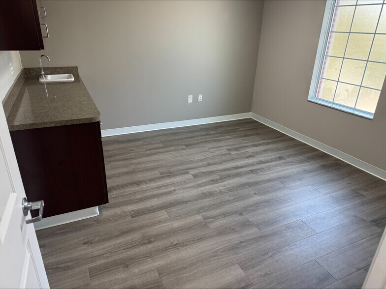 More Photos Of 202 N Park Ave, Apopka Medical For Lease
