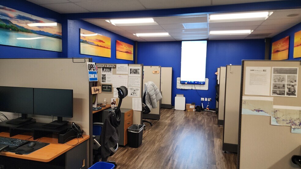 More Photos Of 13851 Danielson St, Poway Warehouse For Lease