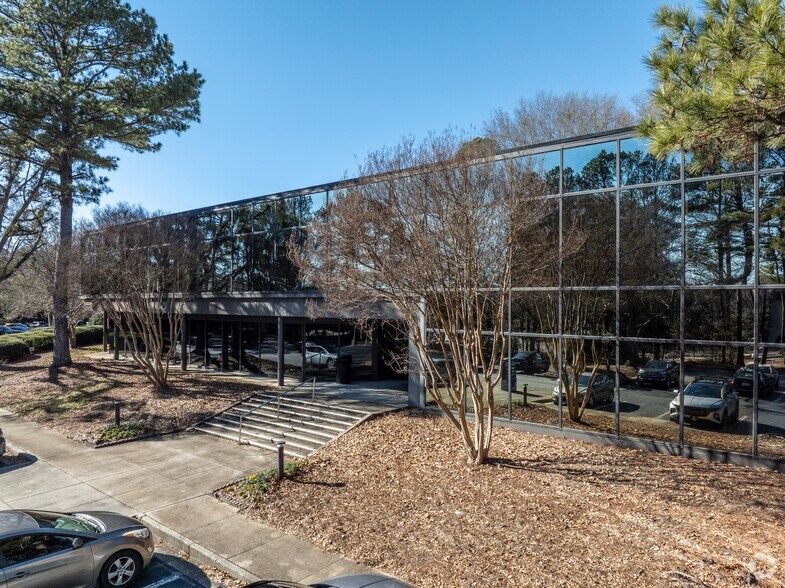 More Photos Of 6075 The Corners Pky, Peachtree Corners Office For Lease
