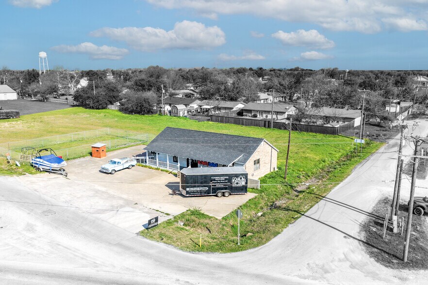 More Photos Of 720 E Lamar St, Royse City Freestanding For Sale