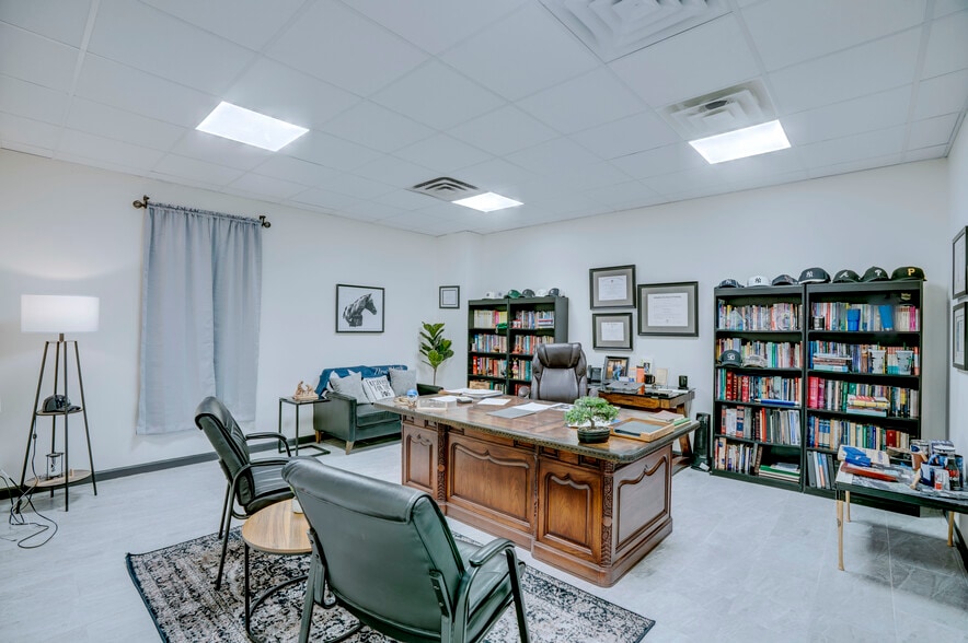 More Photos Of 300 Santa Fe Trl, Duncanville Freestanding For Sale
