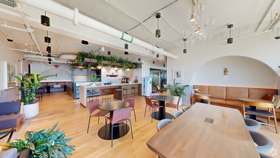 More Photos Of 2461 Eisenhower Ave, Alexandria Office For Lease