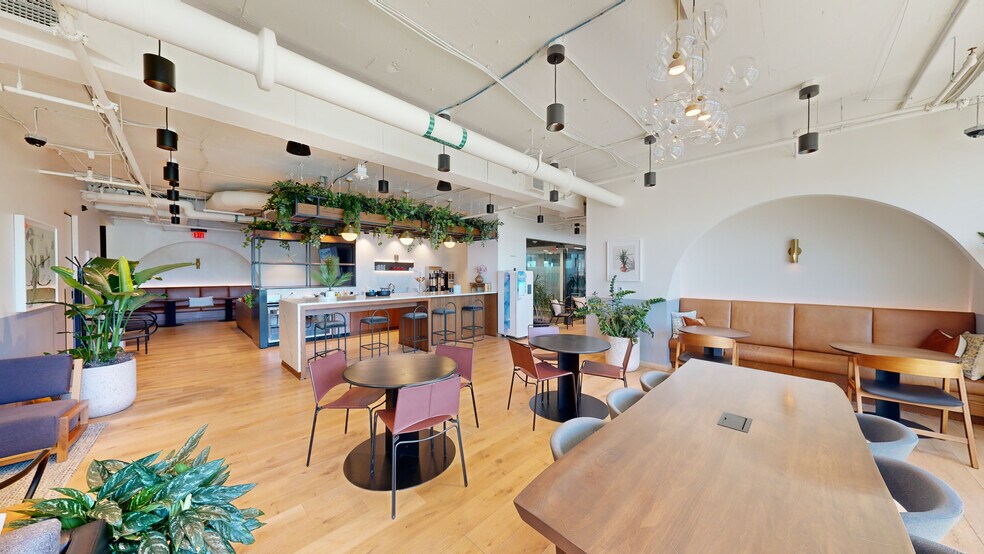 More Photos Of 2461 Eisenhower Ave, Alexandria Office For Lease