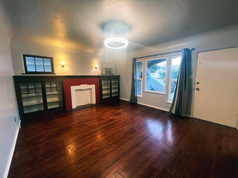 More Photos Of 2749 S Sepulveda Blvd, Los Angeles Multifamily For Sale