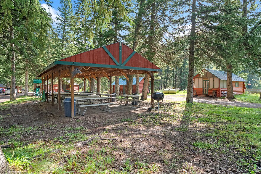 More Photos Of 21381 US Highway 85, Lead Hotel For Sale