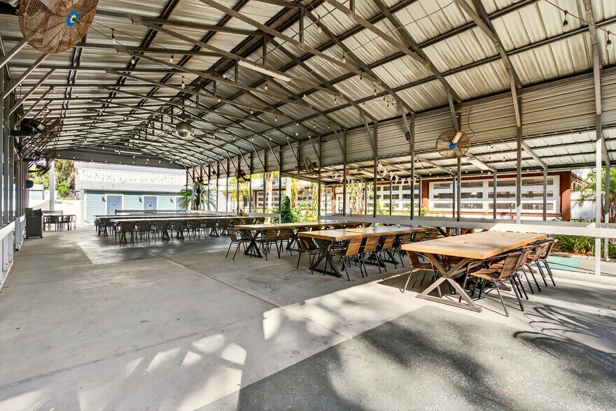 More Photos Of 765 3rd Ave, Welaka Restaurant For Sale