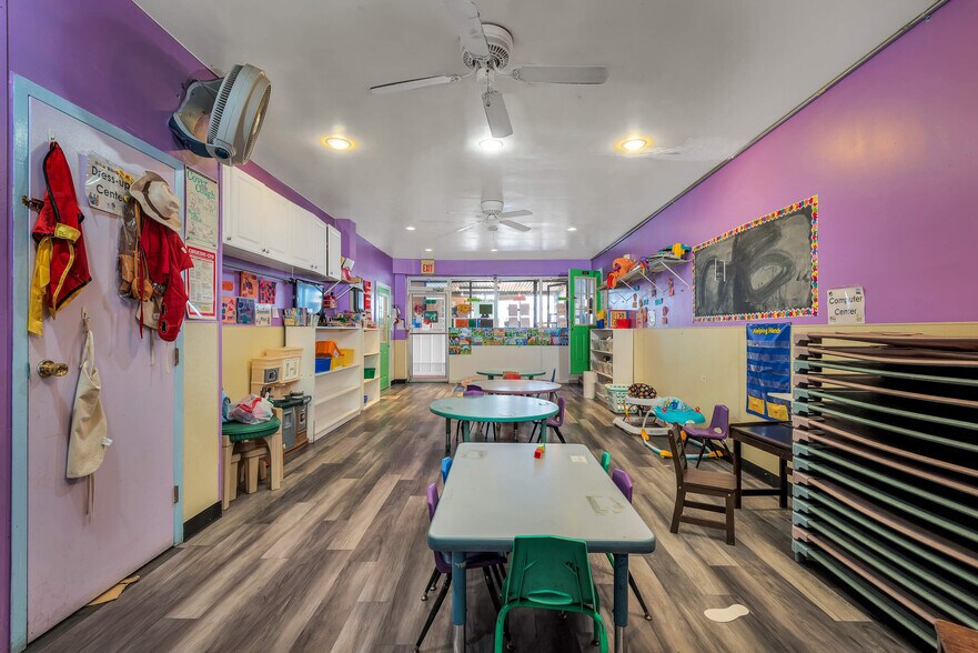 More Photos Of 900 Morris Park Ave, Bronx Storefront Retail Office For Lease