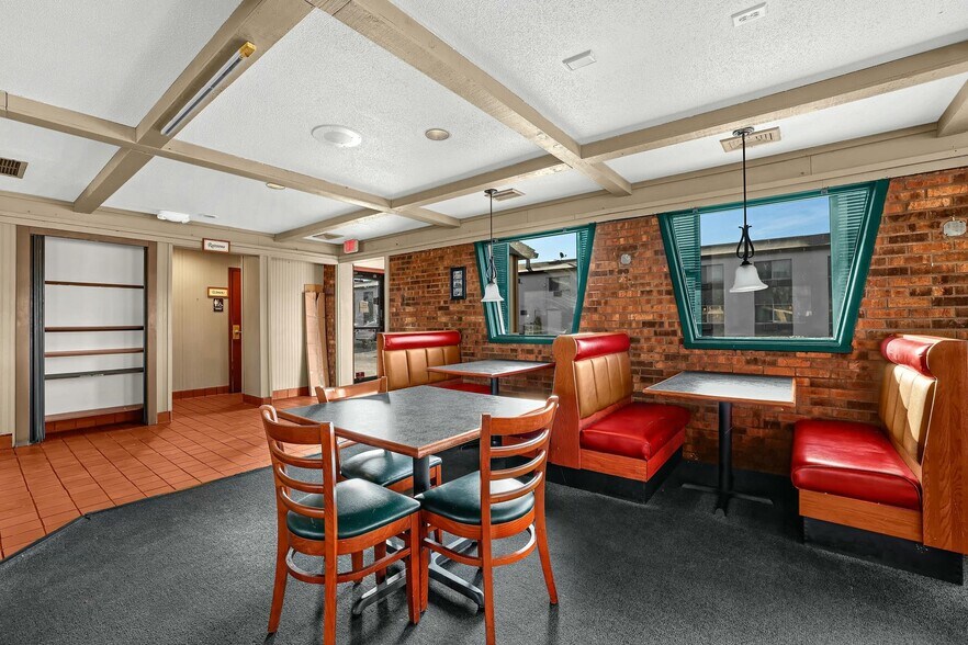 More Photos Of 2212 Rose St, La Crosse Restaurant For Sale