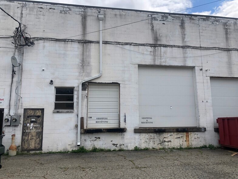More Photos Of 23 Commerce Rd, Fairfield Warehouse For Lease