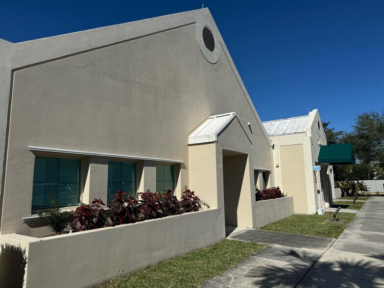 More Photos Of 7800 SW 87th Ave, Miami Medical For Lease