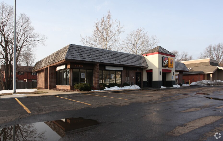 Primary Photo Of 5695-5701 W 95th St, Overland Park Freestanding For Sale