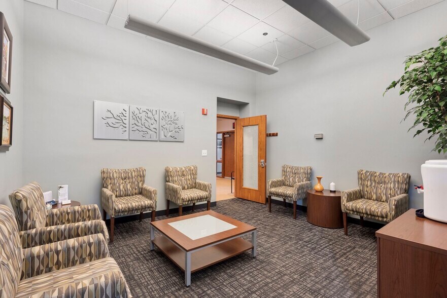 More Photos Of 261 School Ave, Excelsior Office For Sale