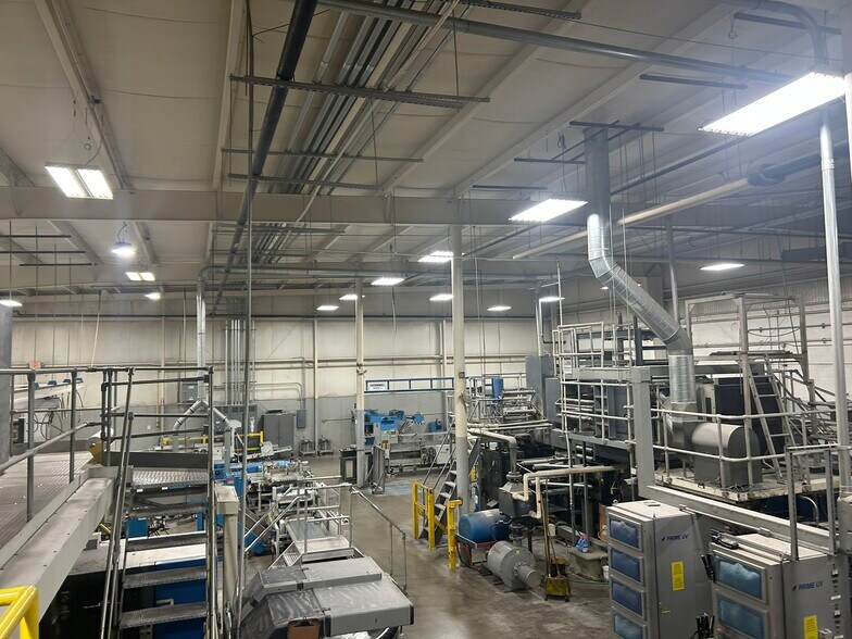 More Photos Of 3340-3350 Main St, Ravenna Light Manufacturing For Sale