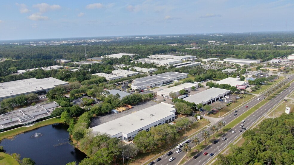 More Photos Of 11840 Beach Blvd, Jacksonville Showroom For Lease