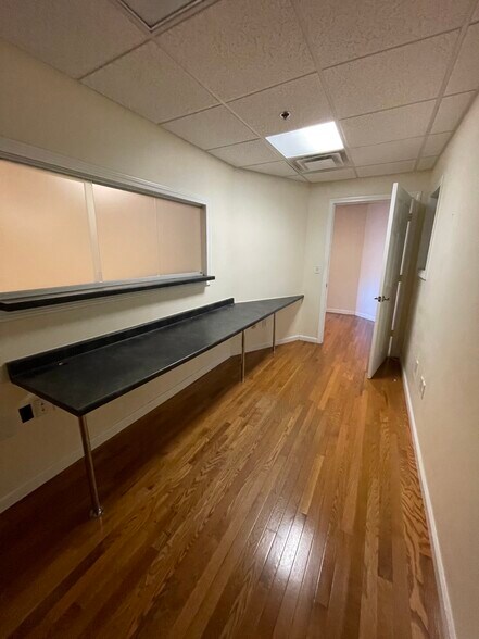 More Photos Of 344-350 Silas Deane Hwy, Wethersfield Medical For Lease