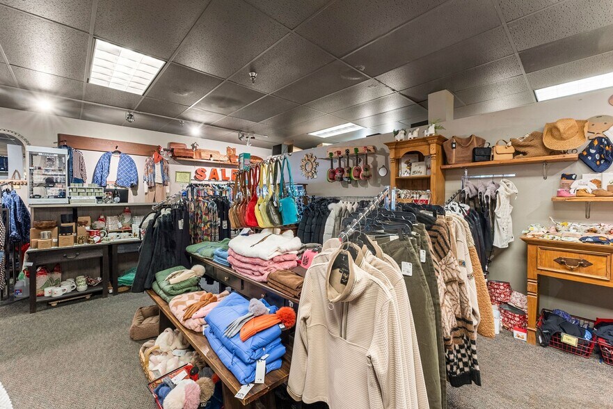 More Photos Of 110 N Main St, Breckenridge Storefront For Sale