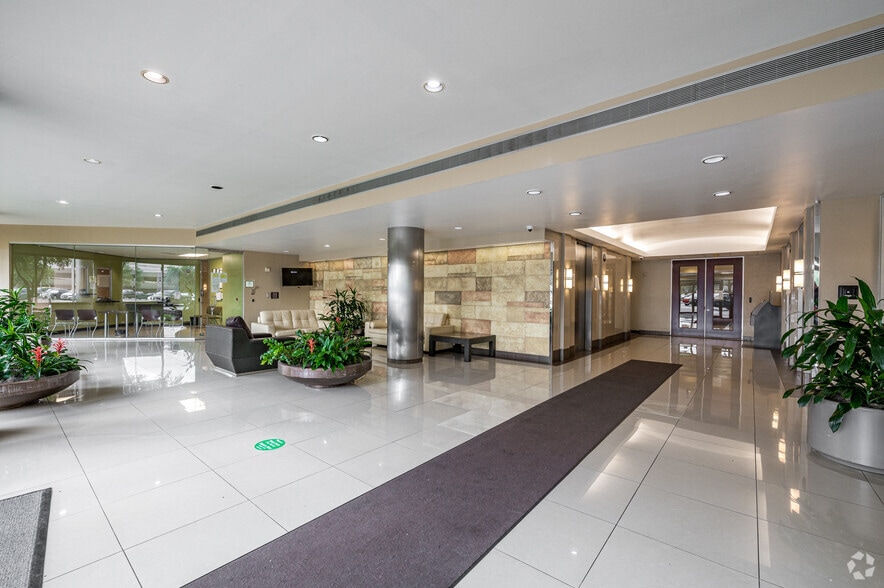 More Photos Of 7610 N Stemmons Fwy, Dallas Office For Lease