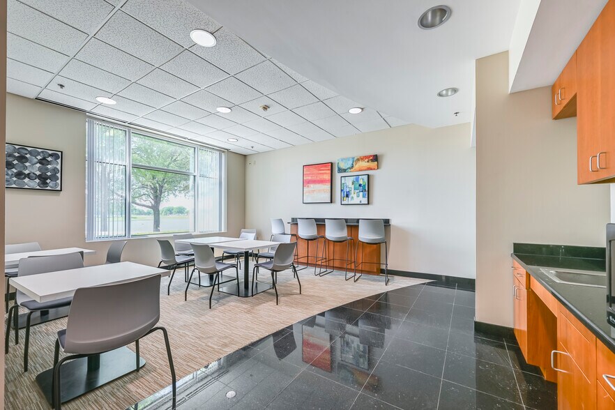 More Photos Of 2850 Lake Vista Dr, Lewisville Office Residential For Lease