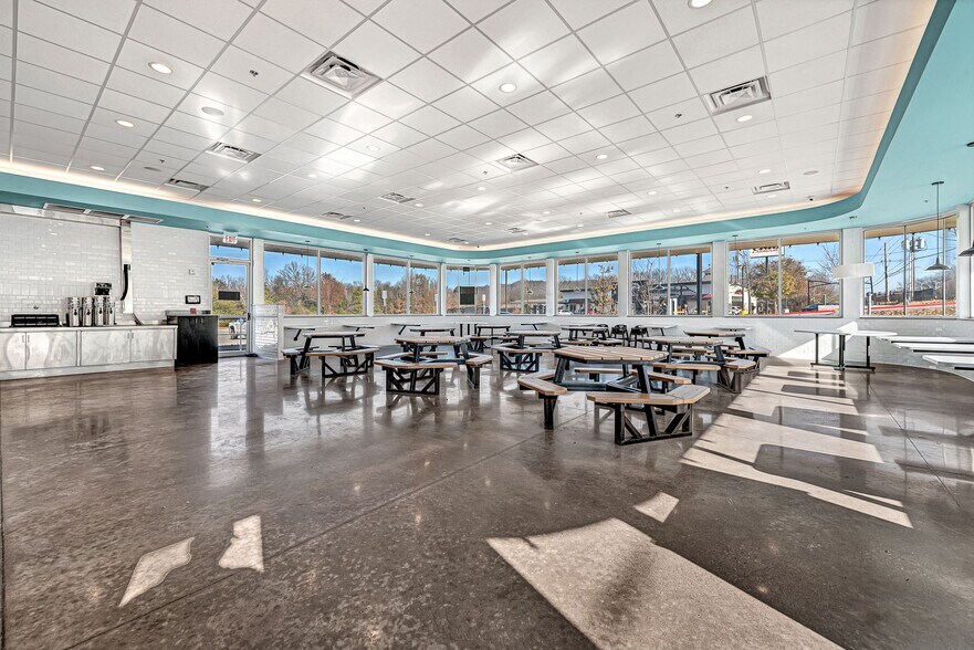 More Photos Of 4280 W Martin Luther King Blvd, Fayetteville Restaurant For Sale