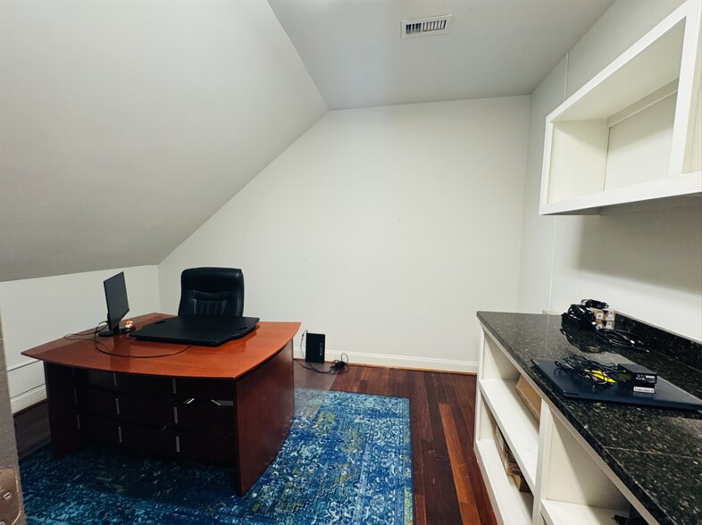 More Photos Of 125c Wappoo Creek Drive, Charleston Office For Lease