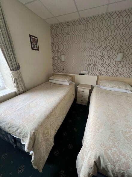 More Photos Of 29-31 Albert Rd, Blackpool Hotel For Sale