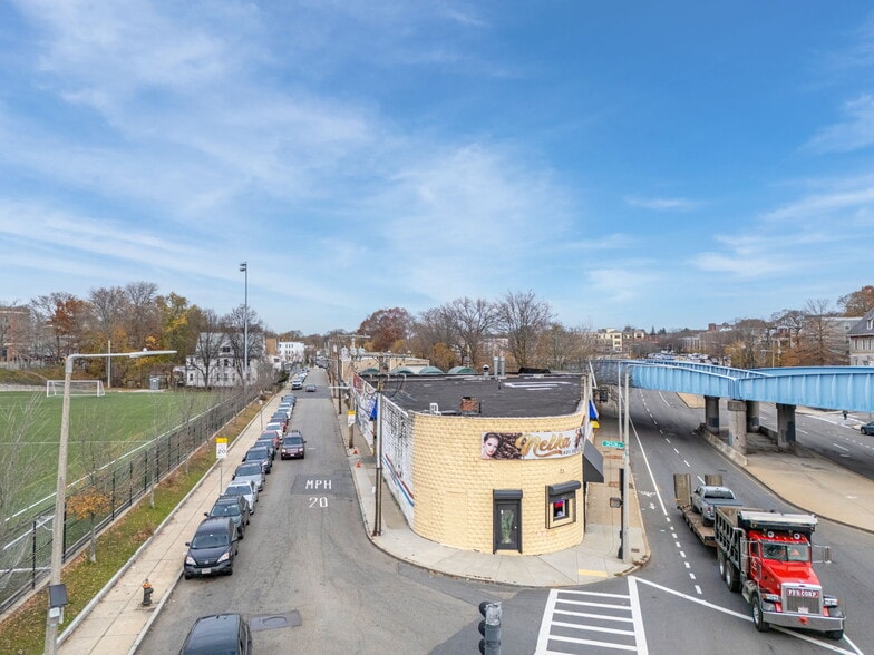 More Photos Of 310 Columbia Rd, Boston Auto Repair For Lease