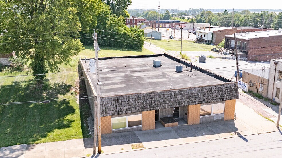More Photos Of 319-321 Ridge St, Alton Showroom For Sale