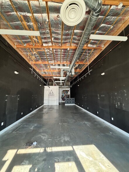 More Photos Of 7911-7927 Garden Grove Blvd, Garden Grove General Retail For Lease