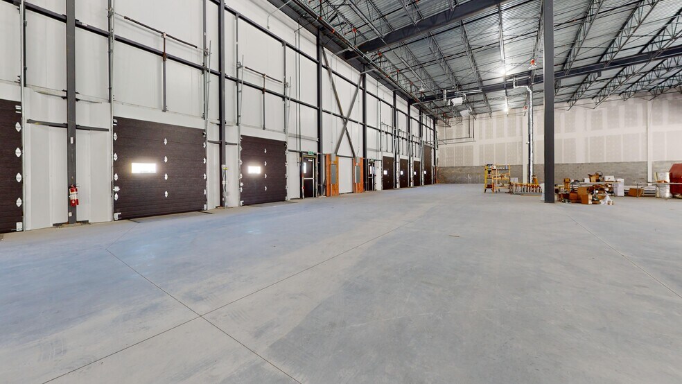 More Photos Of 100 Blvd Jean-Baptiste-Rolland O, Saint-jerome Unknown For Lease